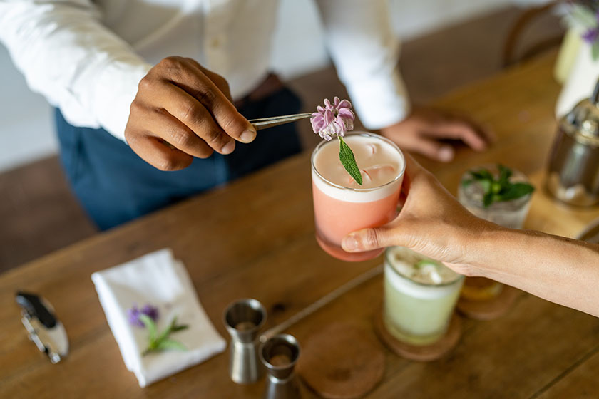 Cocktails making